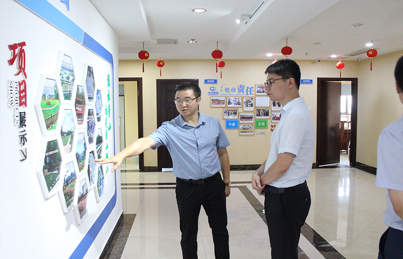 贛州市主攻科技創(chuàng)新小組辦公室林圣杰等一行蒞臨挺進環(huán)保考察指導